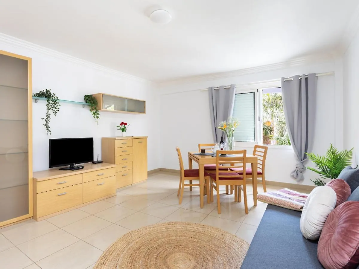 Live Los Cristianos Los Playeros Close To The Beach location